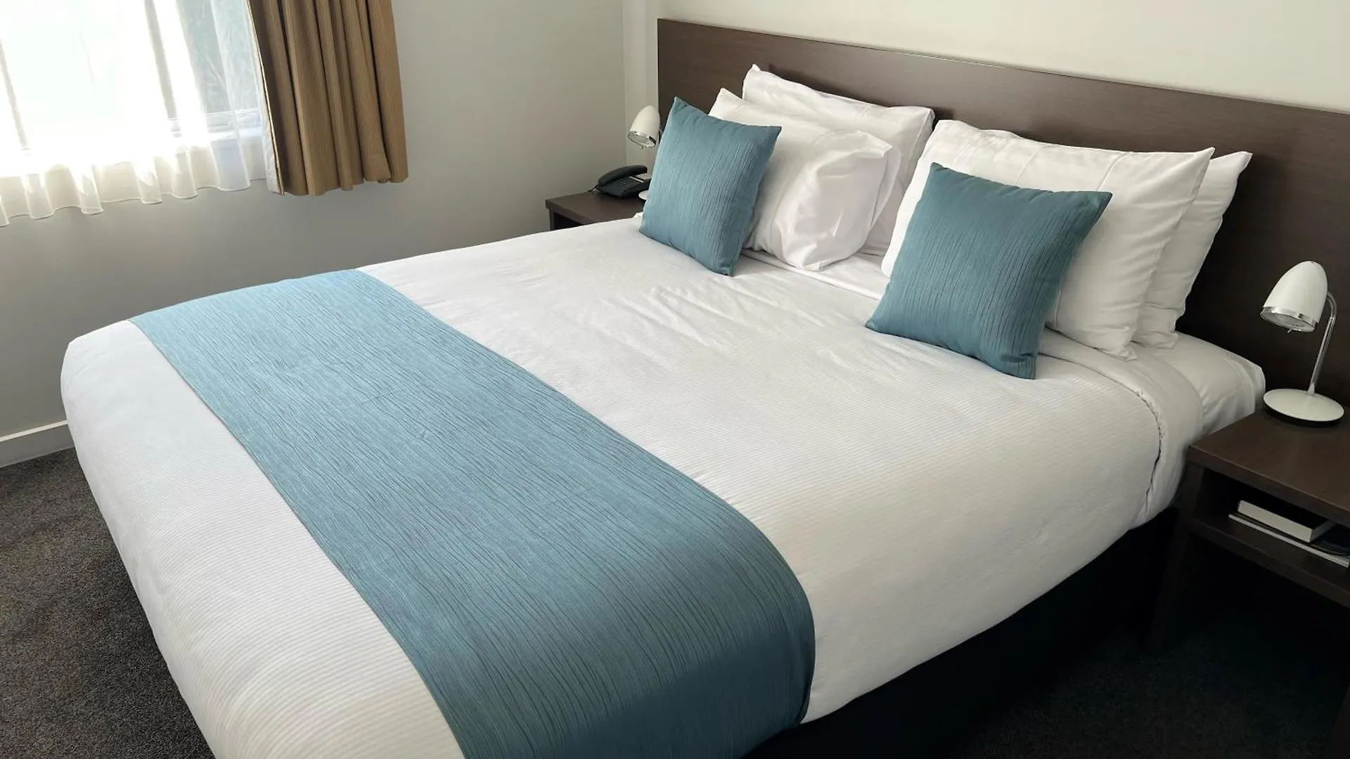 Airport Christchurch Motel 4*,